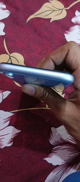 iphone XR JV  64gb 10/10 condition 4