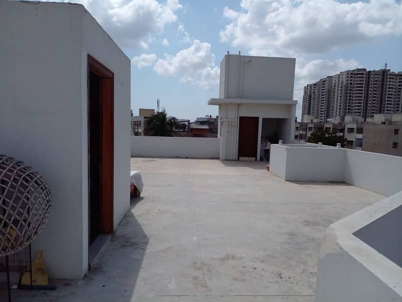 GULSHAN E IQBAL BLOCK-3 SECOND FLOOR 240 SQ. YD 3 BED WITH ROOF PORTION FOR SALE 10