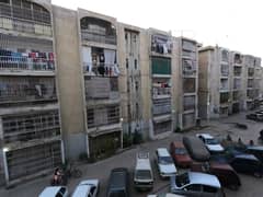 Centrally Located Prime Location Flat In Gulshan-E-Iqbal - Block 4 Is Available For Sale