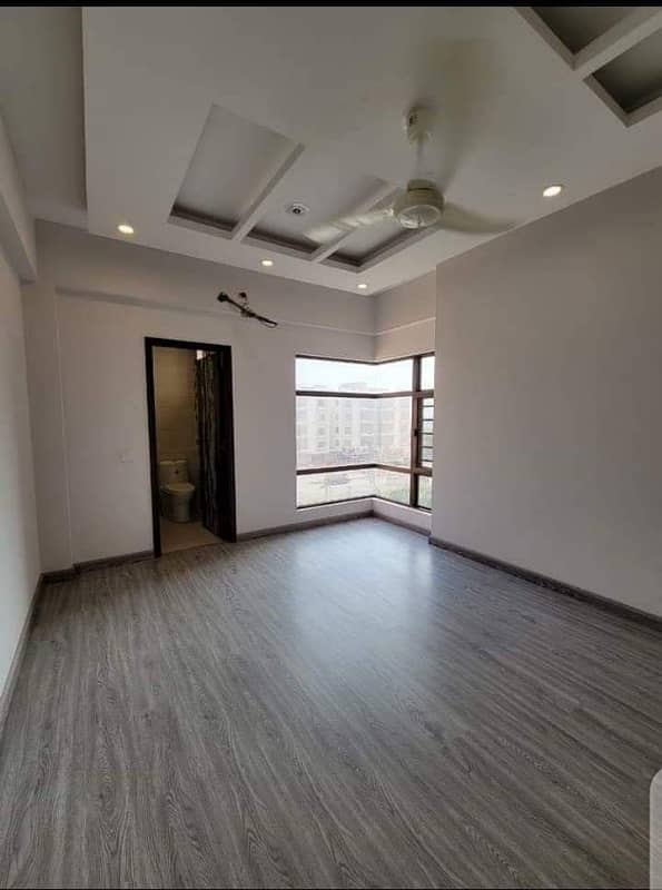 Perfect 2000 Square Feet Flat In Metropolis Residency For sale 7