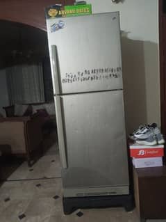 Refrigerator | Large Size | Condition 9/10