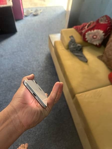 iPhone X in Like New Condition 256gb 2