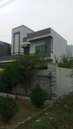 1 Kanal Double Storey House With Gas Is For Sale In Awt Phase 2 Block C-1