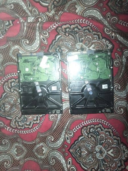 320 GB western hard 3 3 TB Two segate Hard Disk For sell 4