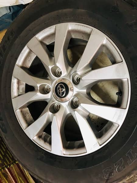 Land Cruiser 18 inch rim tyre lc200 285/60/18 0