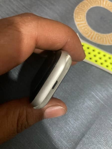 Apple watch series 4, 44mm 82% battery 9