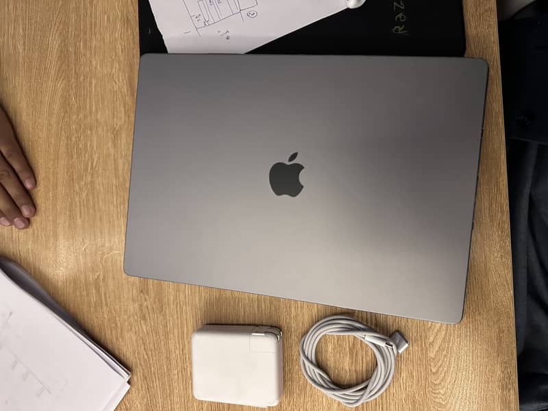 MacBook Pro M1 16”  42 cycal M1-2021 16/512 4
