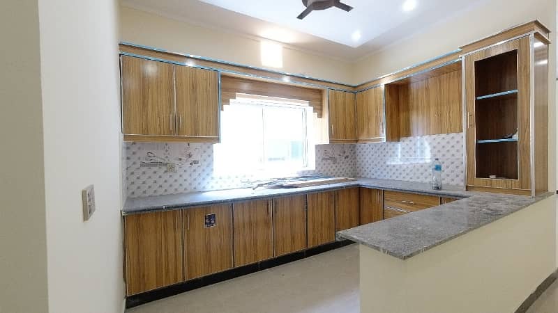 Gorgeous Prime Location 10 Marla House For Sale Available In Gulshan Abad Sector 3 35