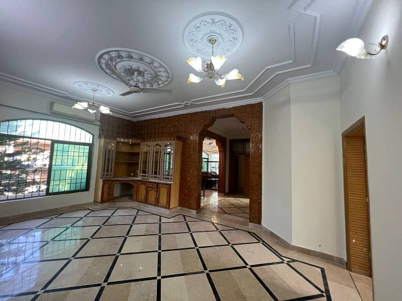1 Kanal Main Boulevard Used House Available For Sale In Gulshan Abad Sector 2. 7