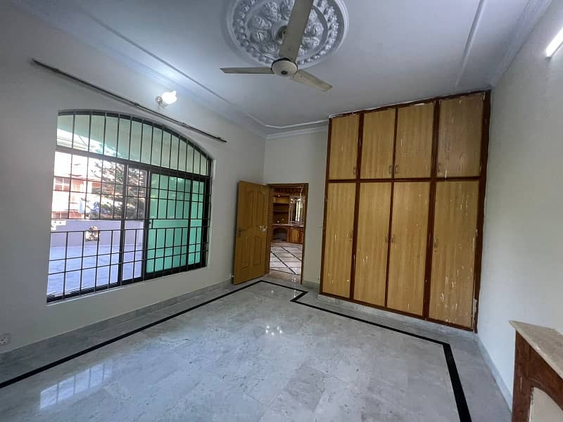 1 Kanal Main Boulevard Used House Available For Sale In Gulshan Abad Sector 2. 11
