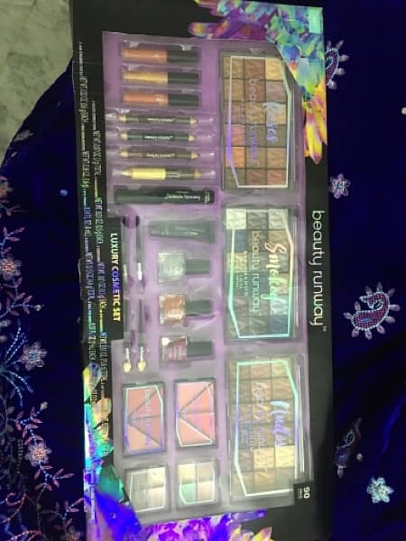makeup box n makeup kit 1