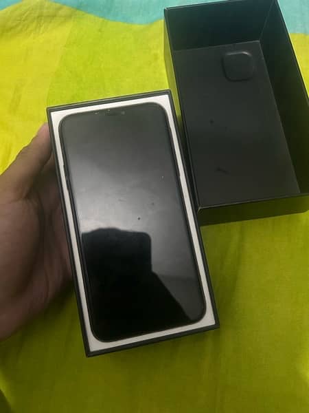 iphone 11 pro max 64gb non pta with Box (just panel changed) 8
