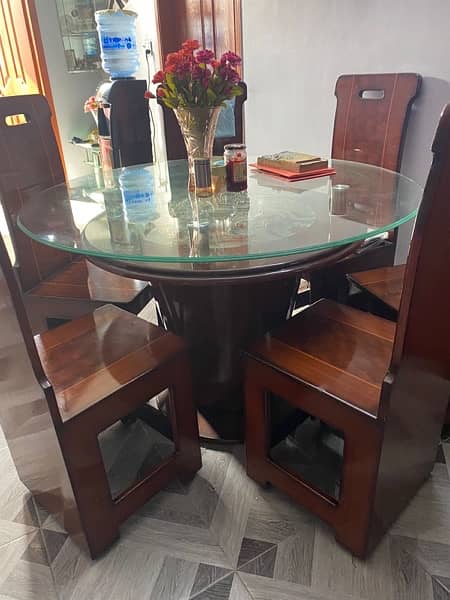Round Dining Table 7