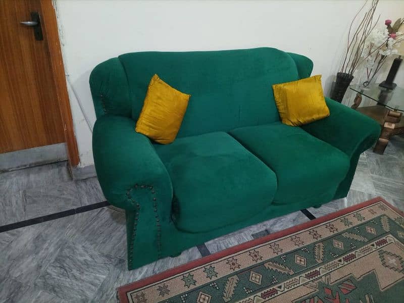 6 seater sofa set with cusions in reasonable price 2