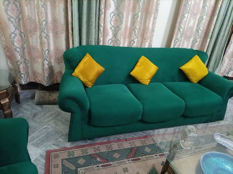 6 seater sofa set with cusions in reasonable price 3