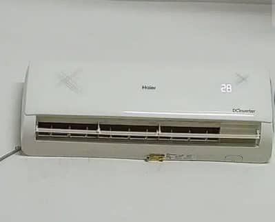 HAIER AC DC INVERTER 1 TON AC. . . .