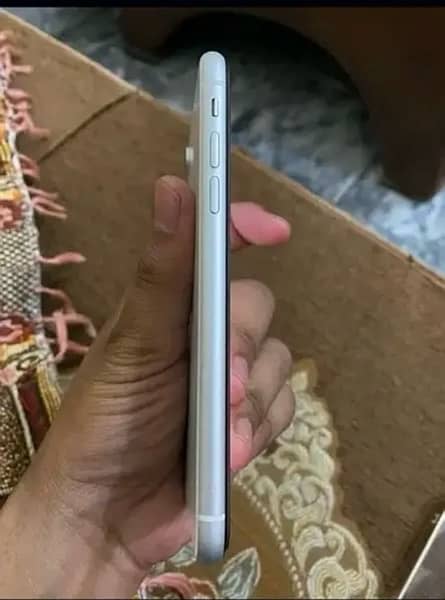 iPhone XR factory unlock 64 gb 10/10 condition 0312 2050504 what’s app 4