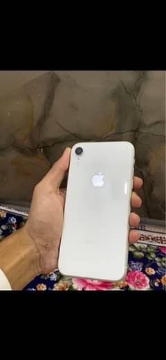 iPhone XR  64 gb non 10/10 condition