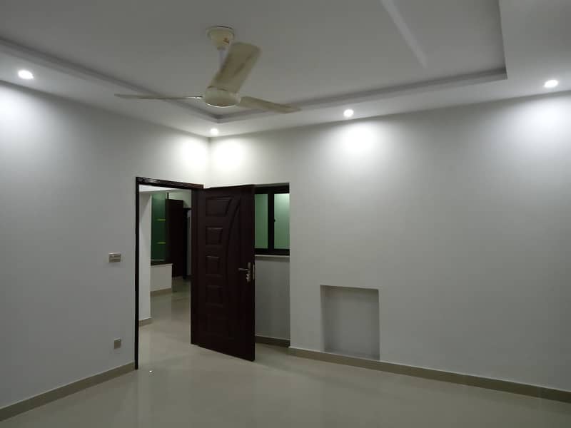 CANTT,12 MARLA OFFICE USE HOUSE FOR RENT GULBERGU UPPER MALL SHADMAN GOR GARDEN TOWN LAHORE 2