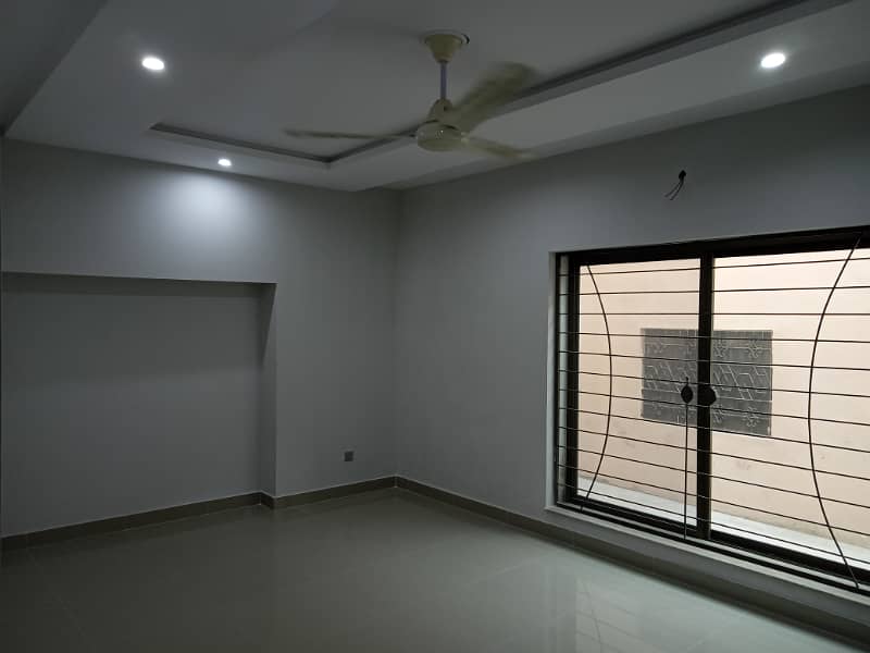 CANTT,12 MARLA OFFICE USE HOUSE FOR RENT GULBERGU UPPER MALL SHADMAN GOR GARDEN TOWN LAHORE 3