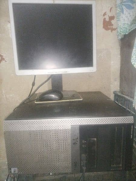 Computer for sale. on pc h3 koi fault nahi he 0