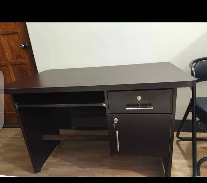 Computer Table with good condition 2