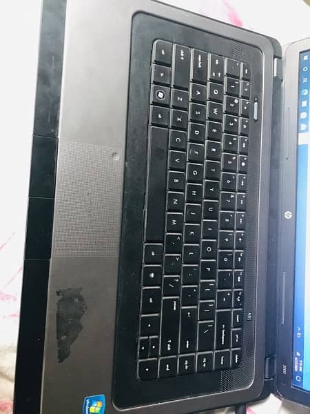HP 2000 Notebook PC 8