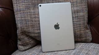 Apple iPad Pro 2017 or iPad Pro 2 10.5 inches 64gb 120 hz refresh rate