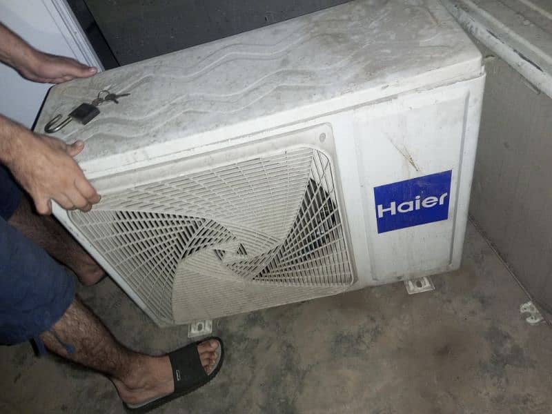 Haier 2 ton heat and cool Ac 10 by 10 condition 0