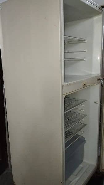 well conditioned refrigerator Haier company 1
