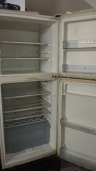 well conditioned refrigerator Haier company 3