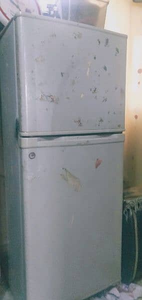 Dawlance good condition fridge 2