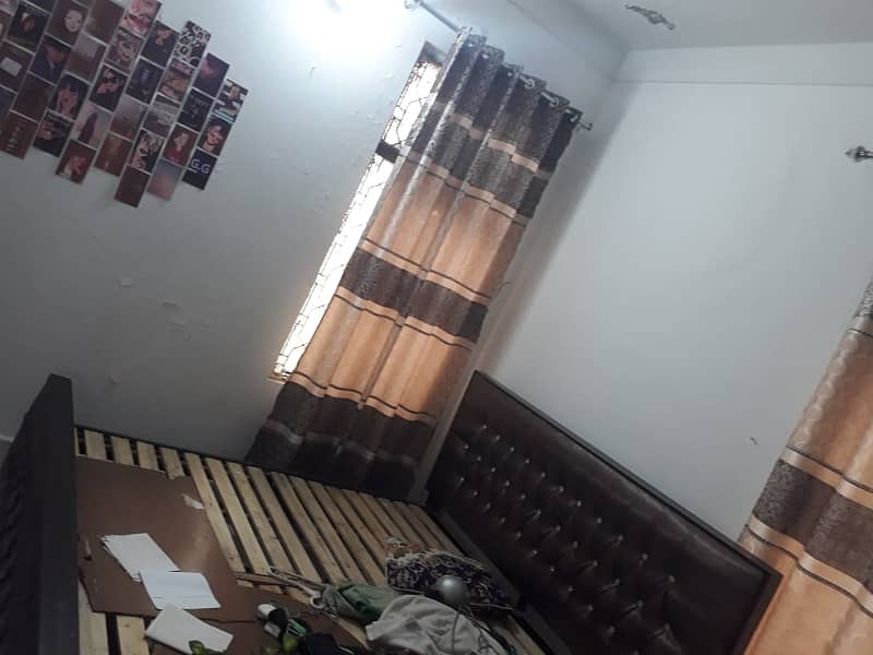 Allama Iqbal Town Ravi Block 3 bedroom Portion For Rent 2