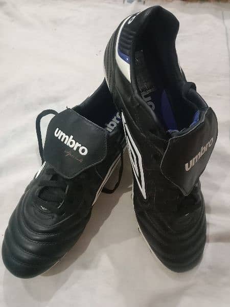 football  shoes for sale 45 no. v good candition 5