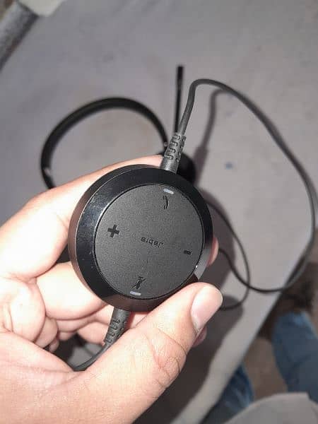 Jabra Evolve 20 Professional Wired Headset. 1
