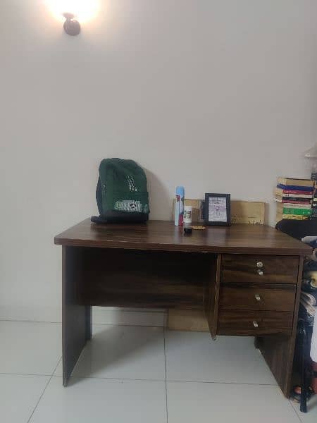 Selling my Study/Computer/Office table 0