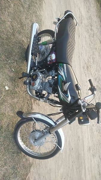 totally genuine all ok bike singale hand use 1st owner 1