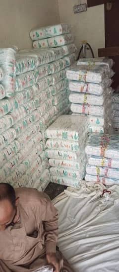 PAMPERS 380 RS PER KG