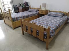 Canadian Oakwood 2 Single beds/Bunk bed