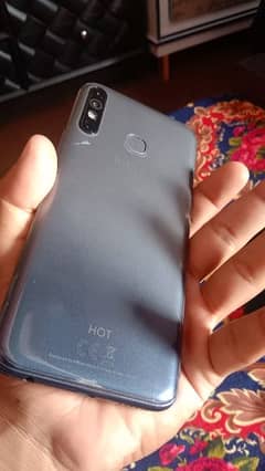 infinix hot 8 4/64 in 10/10 condition