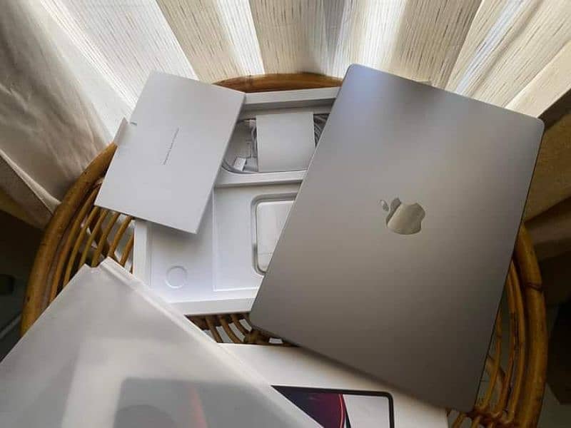 apple Macbook pro M1 full accessories Complete Box ma 0