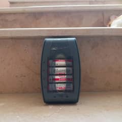 Duracell Charger: AAA Size cell charger FlashGun Cell Charger