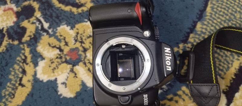 Nikon D 3000 camera  only body for sale 0