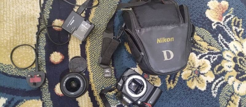 Nikon D 3000 camera  only body for sale 3