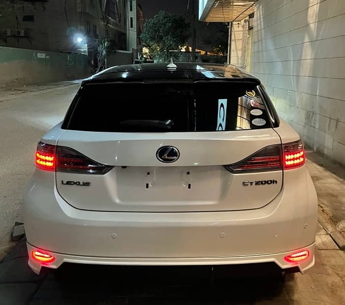 lexus CT200h Lights and bumpers 0
