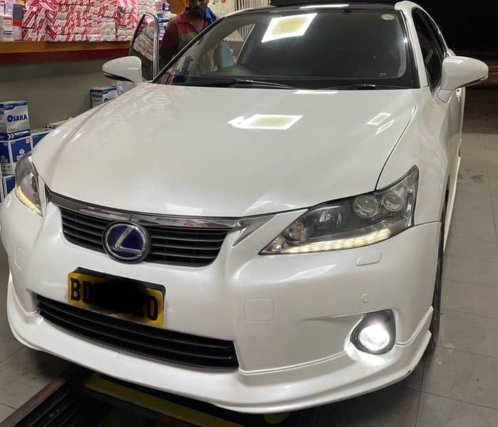lexus CT200h Lights and bumpers 1
