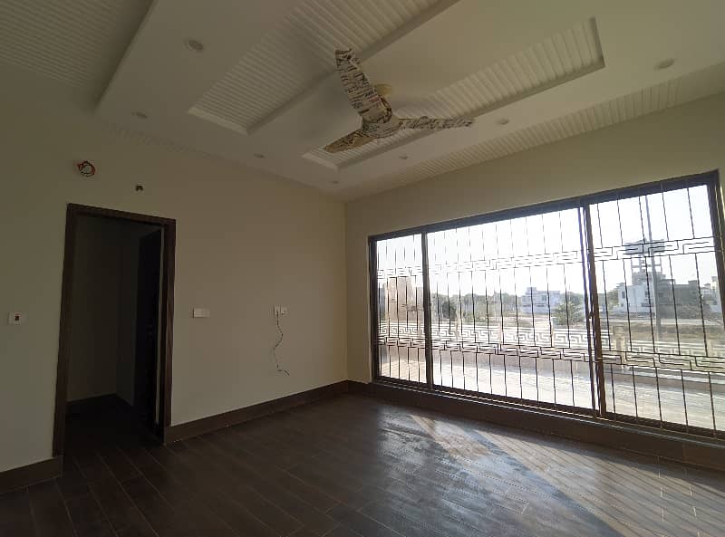 1 KANAL TOP LOCATION UPPER PORTION IN DHA LAHORE 19