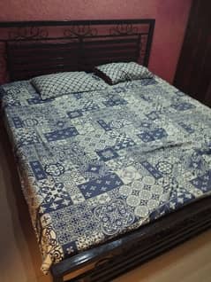 Iron bed with Mattress ( size : 6.5 x 6)