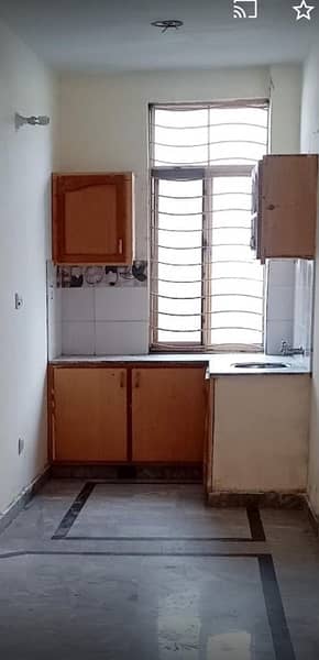 Flats for rent only bachelors 1