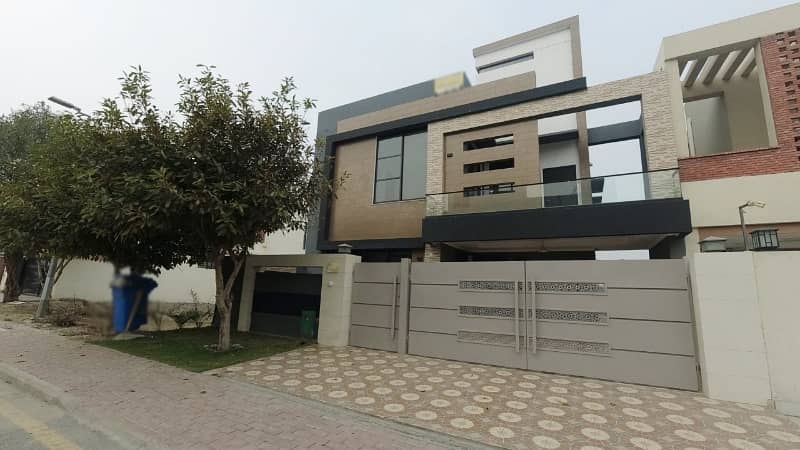 Highly-Coveted Prime Location 10 Marla House Is Available In Bahria Orchard Phase 1 - Southern For Sale 1